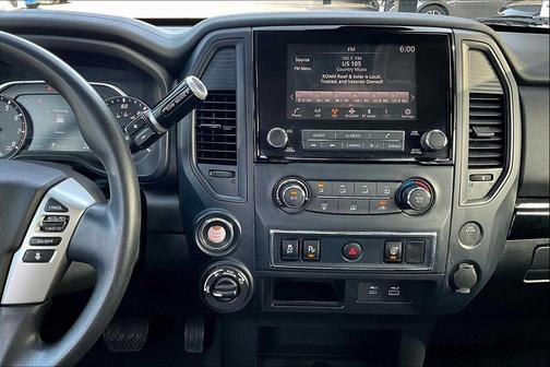 2022 Nissan Titan SV