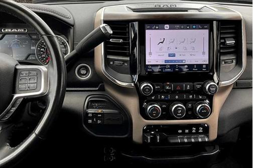 2022 RAM 2500 Laramie Crew Cab 4x4 6'4' Box