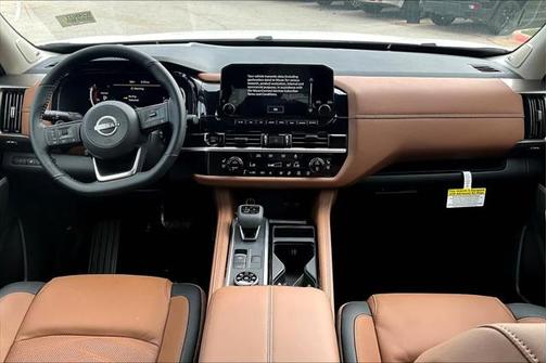 2025 Nissan Pathfinder Platinum 4WD