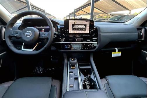 2024 Nissan Pathfinder Platinum FWD
