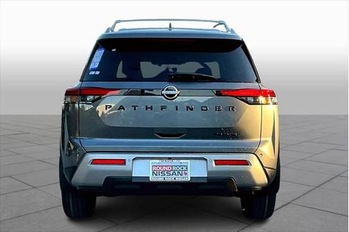 2024 Nissan Pathfinder Platinum FWD
