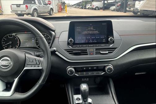 2022 Nissan Altima SR FWD