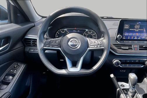 Glacier White 2025 Nissan Altima SV FWD