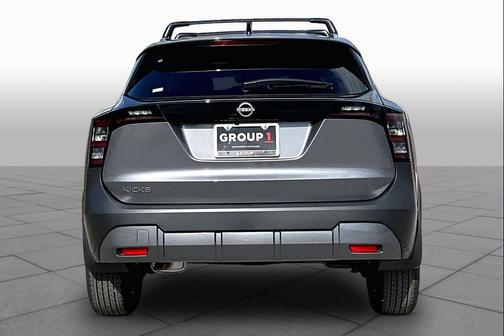 Gun Metallic 2027 Nissan Kicks SV