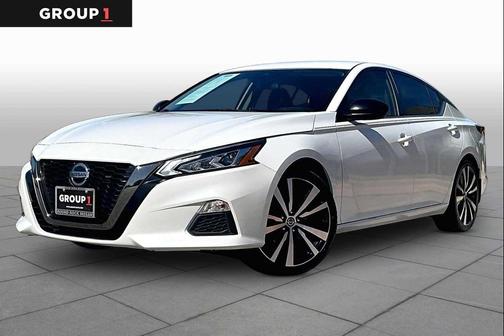 Pearl White Tricoat 2022 Nissan Altima SR FWD