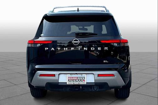 2022 Nissan Pathfinder SL 2WD