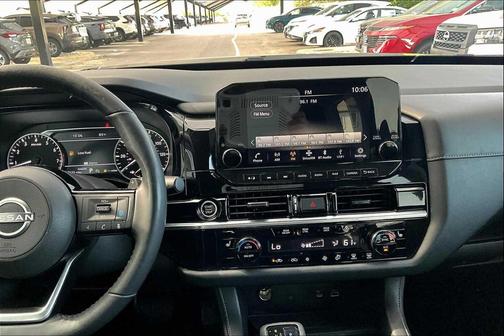 2022 Nissan Pathfinder SL 2WD