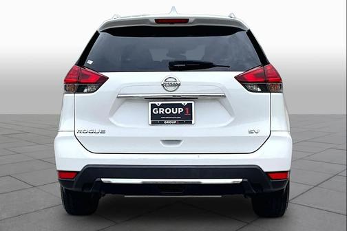 Glacier White 2017 Nissan Rogue SV