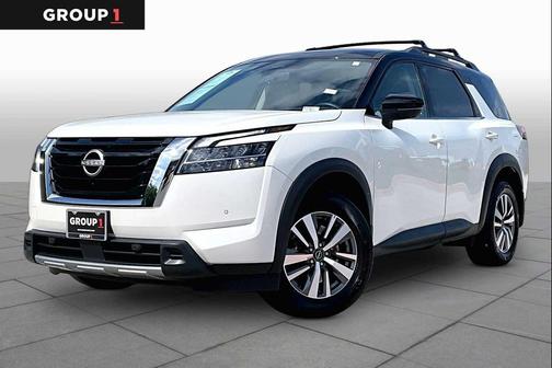 Pearl White Tricoat/Super Black 2023 Nissan Pathfinder SL 4WD