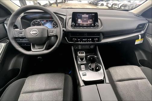 Everest White Pearl Tricoat 2026 Nissan Rogue SV