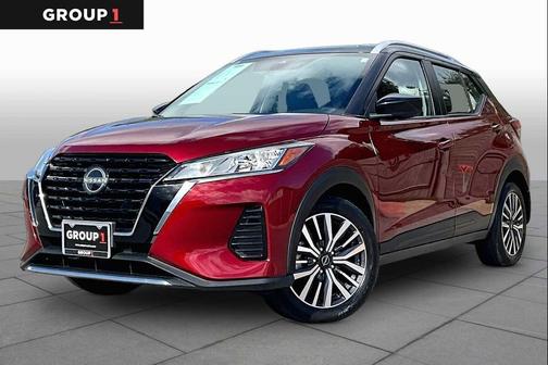 Scarlet Ember Tintcoat/Super Black 2023 Nissan Kicks SV