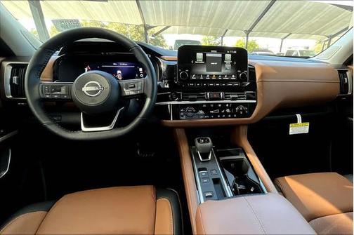 2025 Nissan Pathfinder Platinum FWD