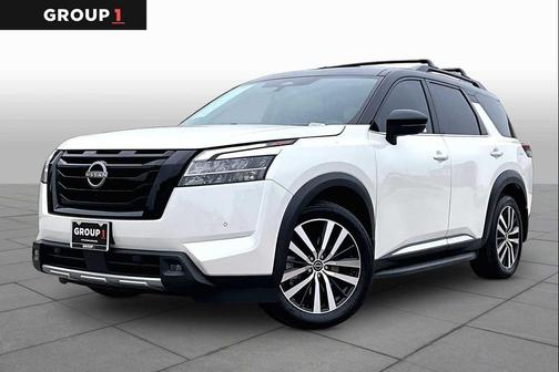 Pearl White Tricoat/Super Black 2023 Nissan Pathfinder Platinum 4WD
