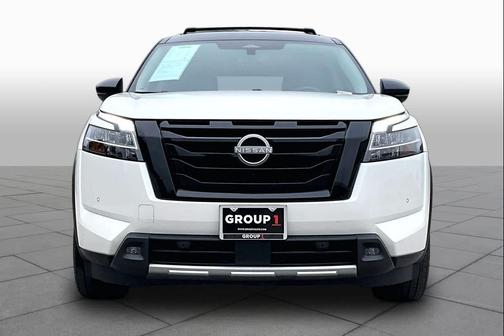 Pearl White Tricoat/Super Black 2023 Nissan Pathfinder Platinum 4WD