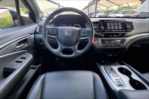 Crystal Black Pearl 2024 Honda Ridgeline RTL