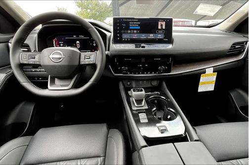 2025 Nissan Rogue Platinum