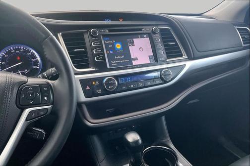 Celestial Silver Metallic 2018 Toyota Highlander XLE