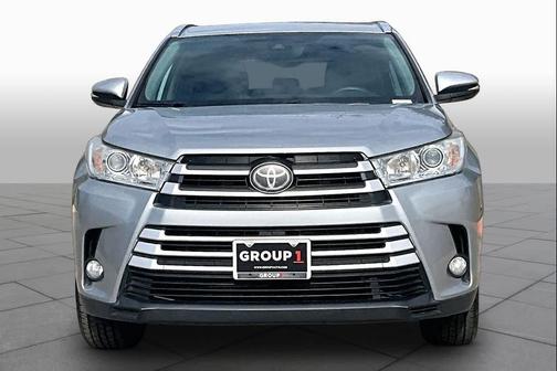 Celestial Silver Metallic 2018 Toyota Highlander XLE