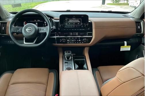 2025 Nissan Pathfinder Platinum 4WD