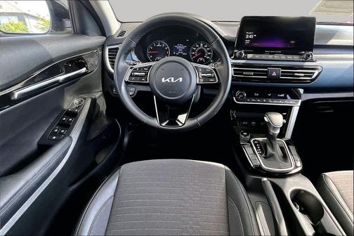 Starbright Yellow/Black Roof 2023 Kia Seltos S