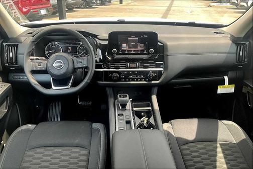 2025 Nissan Pathfinder SV FWD