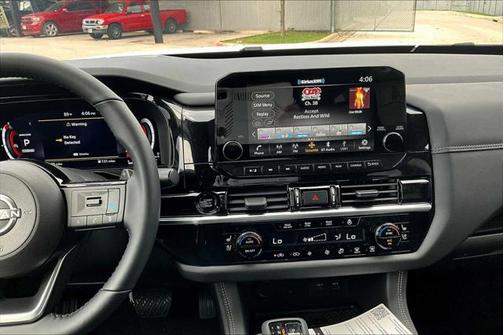 2025 Nissan Pathfinder Platinum FWD