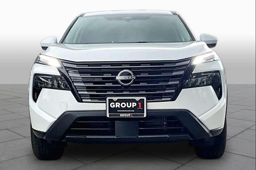 Everest White Pearl Tricoat 2026 Nissan Rogue SV