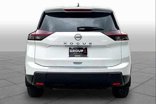 Everest White Pearl Tricoat 2026 Nissan Rogue SV