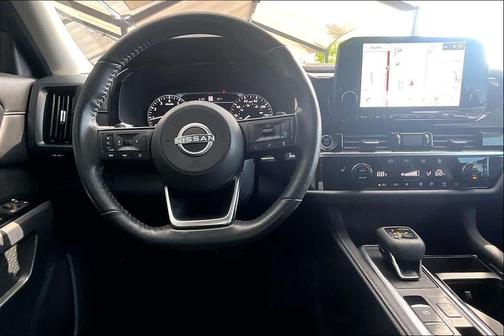 Deep Ocean Blue Pearl 2023 Nissan Pathfinder SL FWD