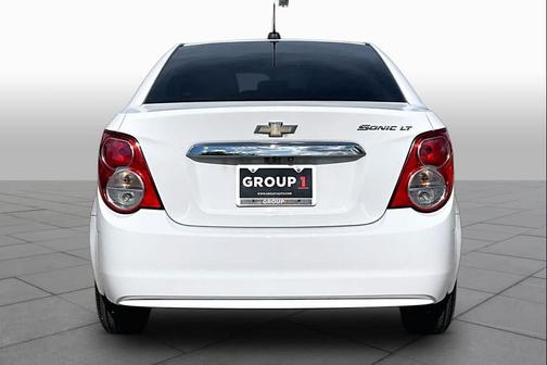 Summit White 2015 Chevrolet Sonic LT