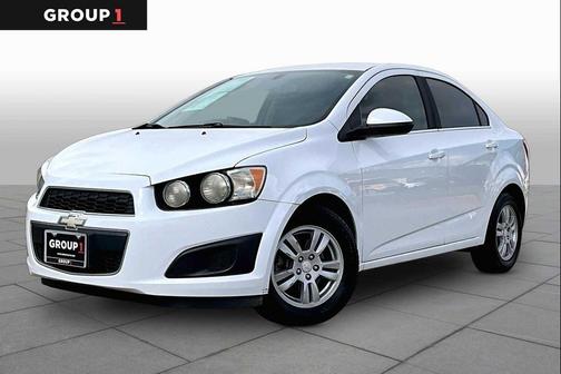 Summit White 2015 Chevrolet Sonic LT