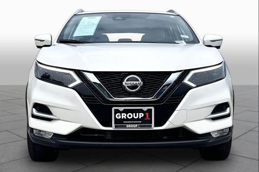 Pearl White Tricoat 2022 Nissan Rogue Sport SL