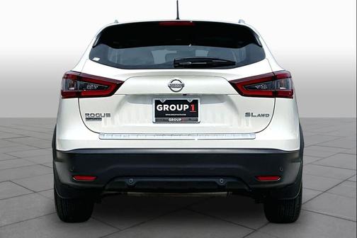 Pearl White Tricoat 2022 Nissan Rogue Sport SL