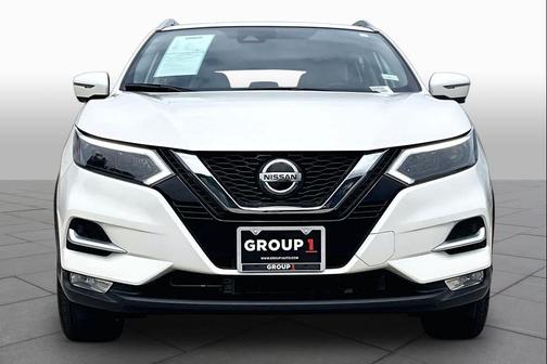 Pearl White Tricoat 2022 Nissan Rogue Sport SL