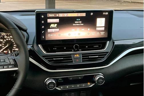 2025 Nissan Altima SR FWD