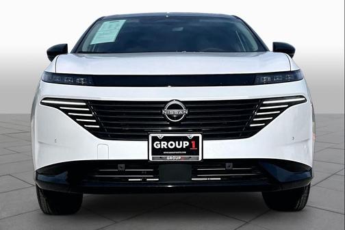 Everest White Pearl Tricoat/Super Black 2026 Nissan Murano Platinum