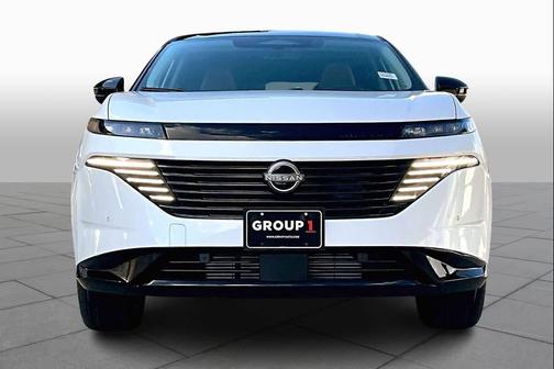 Everest White Pearl Tricoat/Super Black 2026 Nissan Murano Platinum