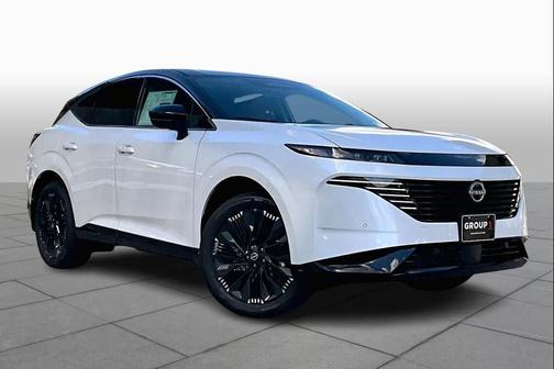 Everest White Pearl Tricoat/Super Black 2026 Nissan Murano Platinum