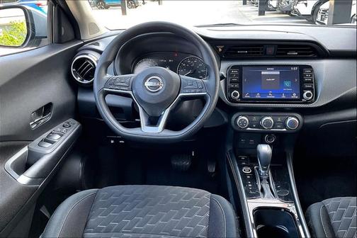 Boulder Gray Pearl 2023 Nissan Kicks SV