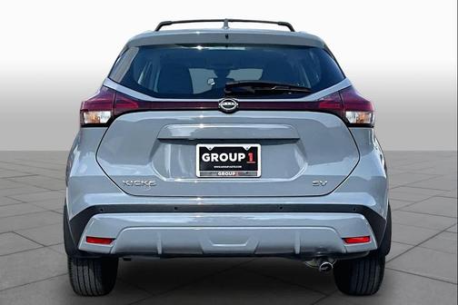 Boulder Gray Pearl 2023 Nissan Kicks SV