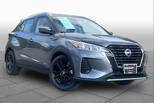 Gun Metallic 2024 Nissan Kicks SV