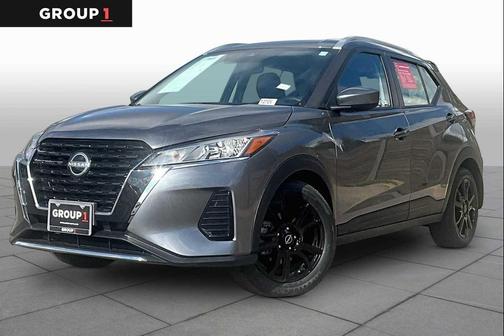 Gun Metallic 2024 Nissan Kicks SV