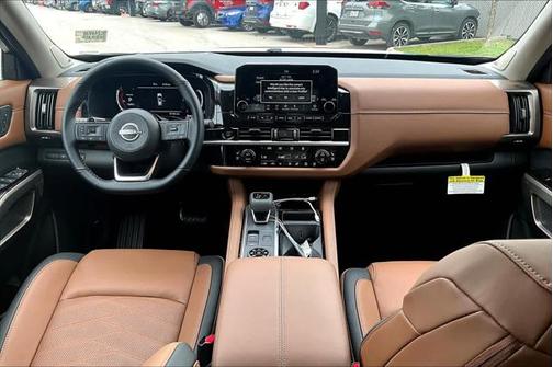 2025 Nissan Pathfinder Platinum 4WD
