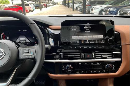 2025 Nissan Pathfinder Platinum 4WD