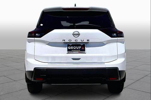 Everest White Pearl Tricoat 2026 Nissan Rogue SV