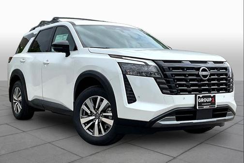 Everest White Pearl Tricoat 2026 Nissan Pathfinder SL