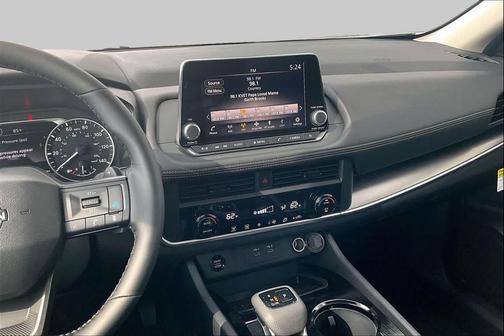 Everest White Pearl Tricoat 2026 Nissan Rogue SV