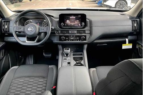 2025 Nissan Pathfinder S FWD