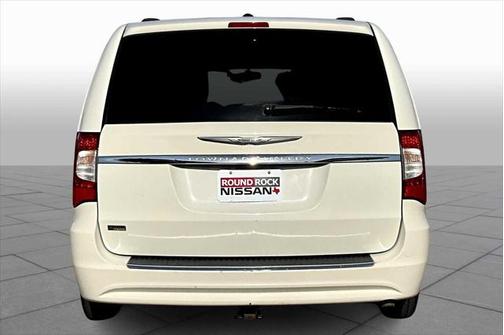 2013 Chrysler Town & Country Touring