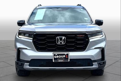 Lunar Silver Metallic 2025 Honda Pilot TrailSport